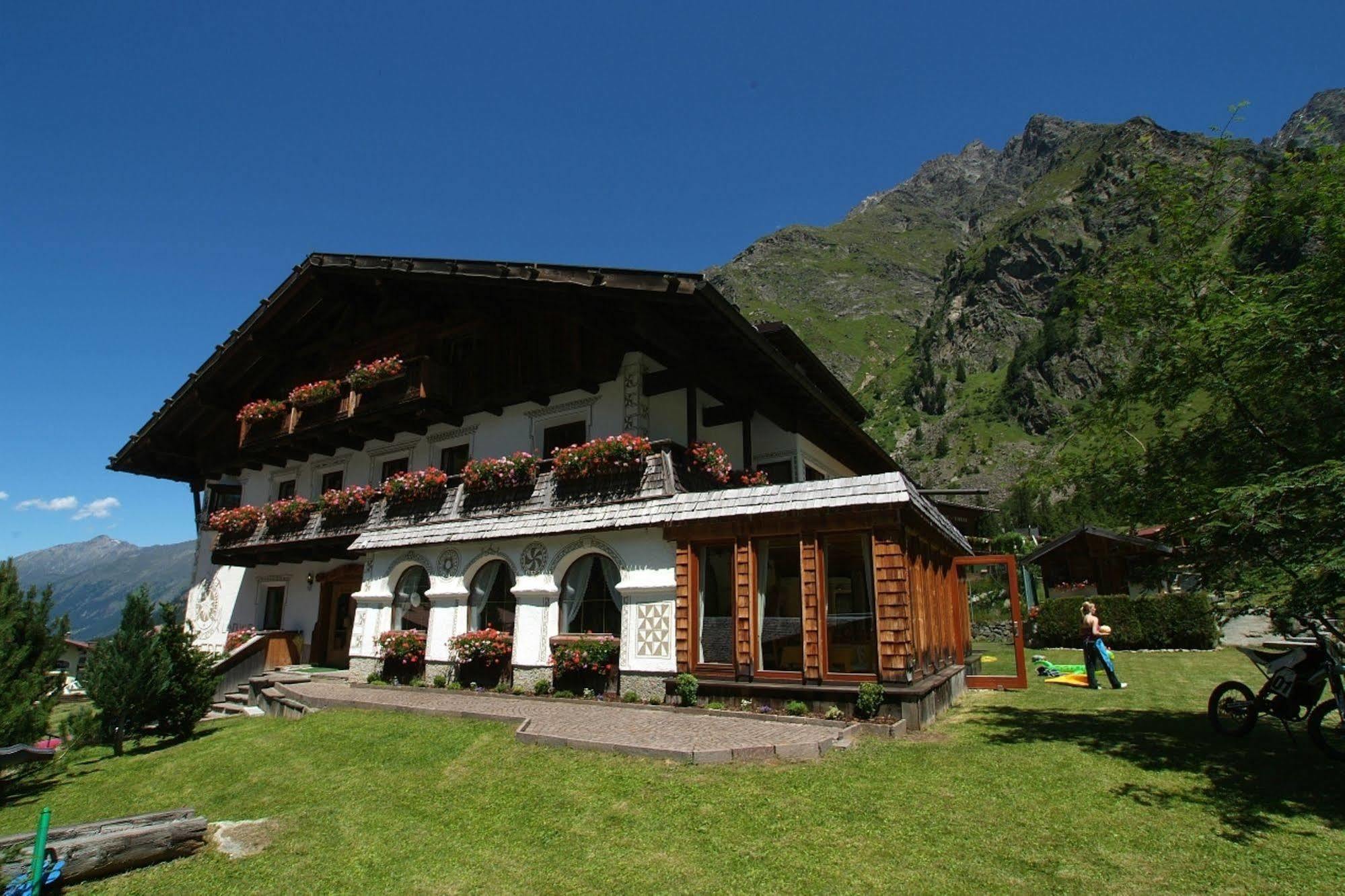 Landhaus Edelweiss Hotel Sankt Leonhard im Pitztal Kültér fotó